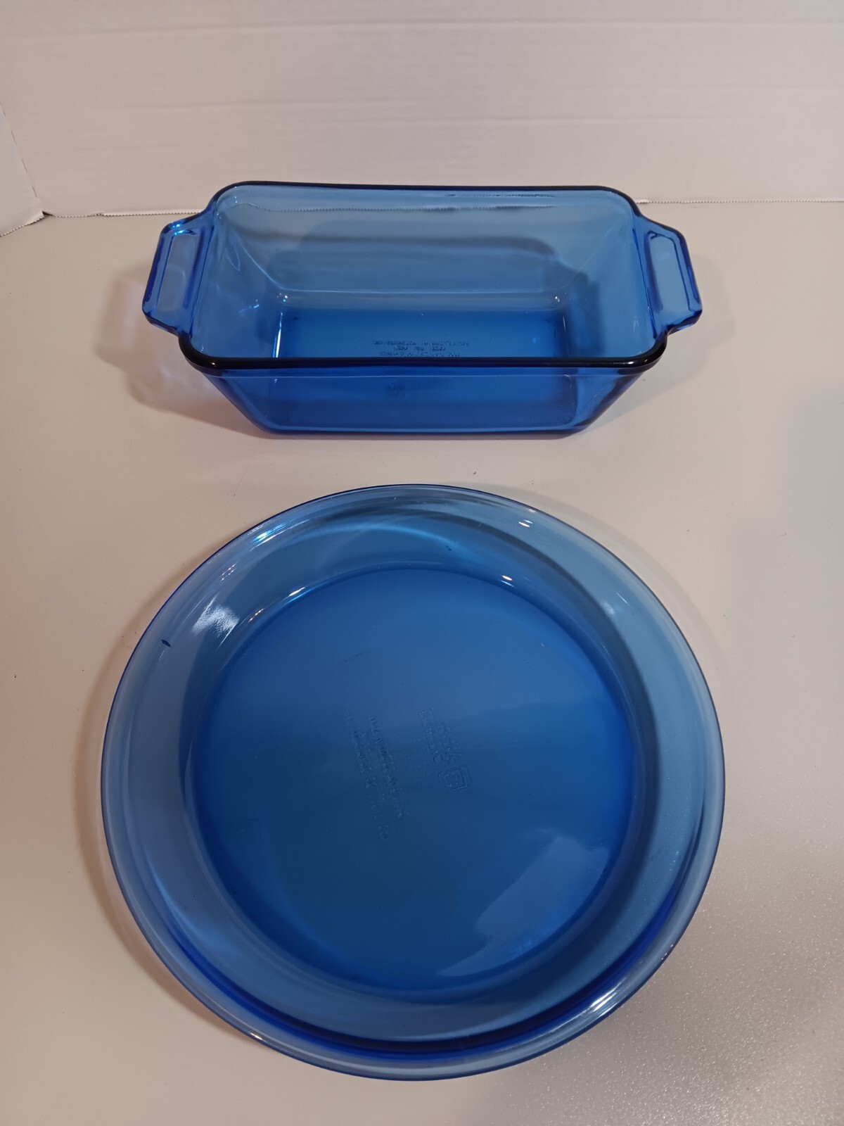 Lot / 2 Anchor Hocking Cobalt Blue 1.5 Quart Glass Baking Dish 9”x5”Pie Plate 9″
