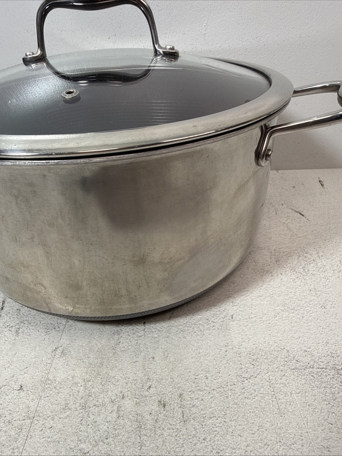 Hexclad 8 Quart Stock Pot 8 QT Pan Nonstick – With Lid. ***See Description
