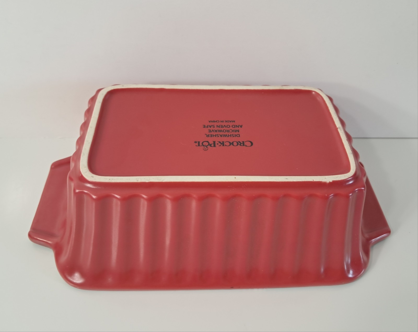 Crock-Pot Denhoff 8.5-inch Rectangular Stoneware Casserole Dish Red Matching Lid