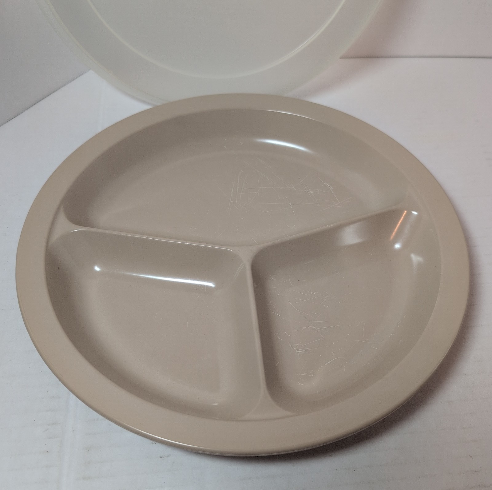 Vintage Anchor Hocking MicroWare PM 486-T1 Divided 9.25″ Plate With Lid
