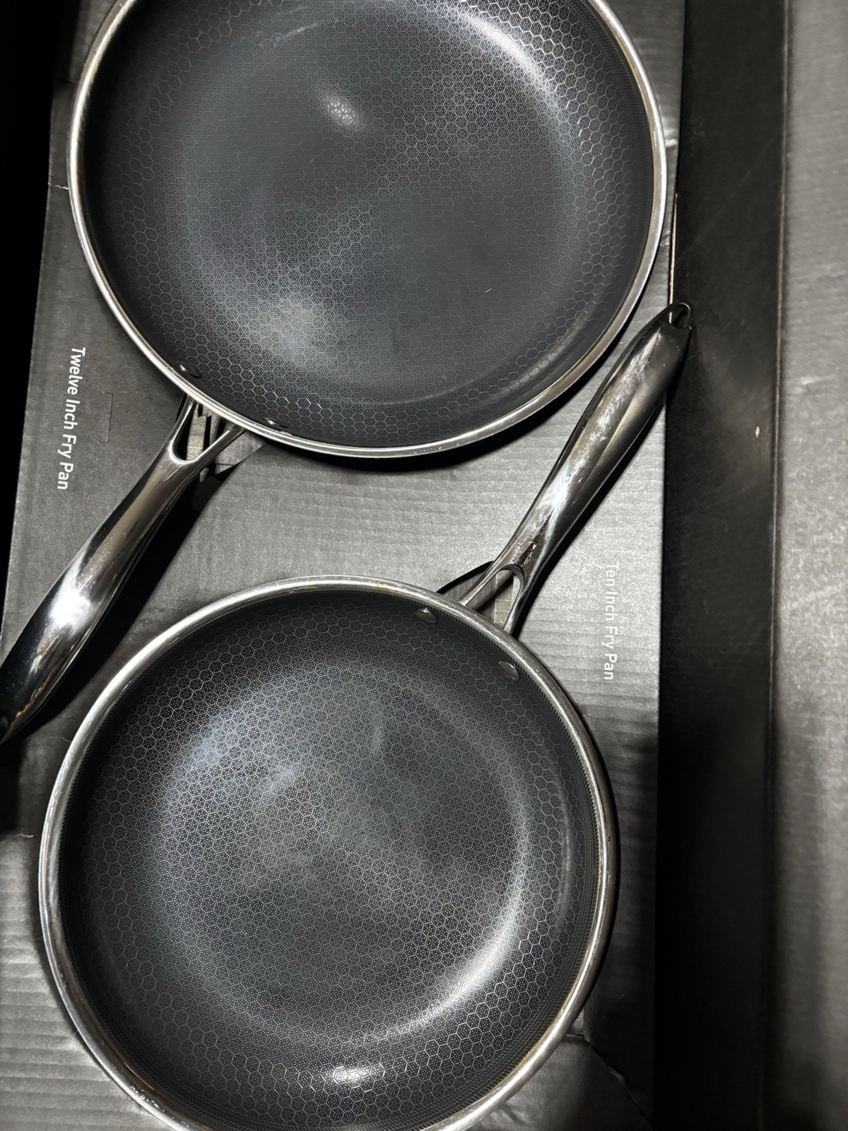 HexClad Hybrid Nonstick 7-Piece Cookware Set Compatible w/All Cooktops Read Desc
