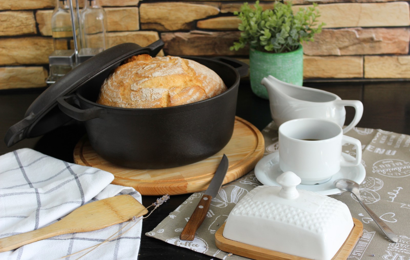 Cast Iron Dutch Oven Pot with Skillet Lid Casserole Cookware 6L