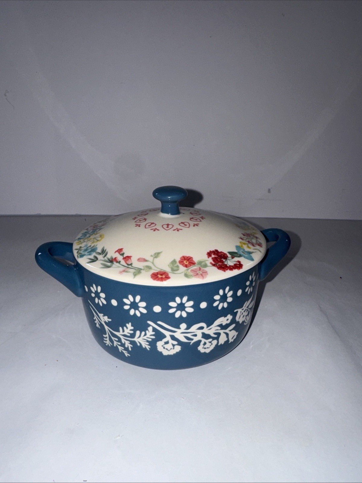 Pioneer Woman Fancy Flourish Mini Cocotte with Lid 16 oz 4.5 Inch Blue