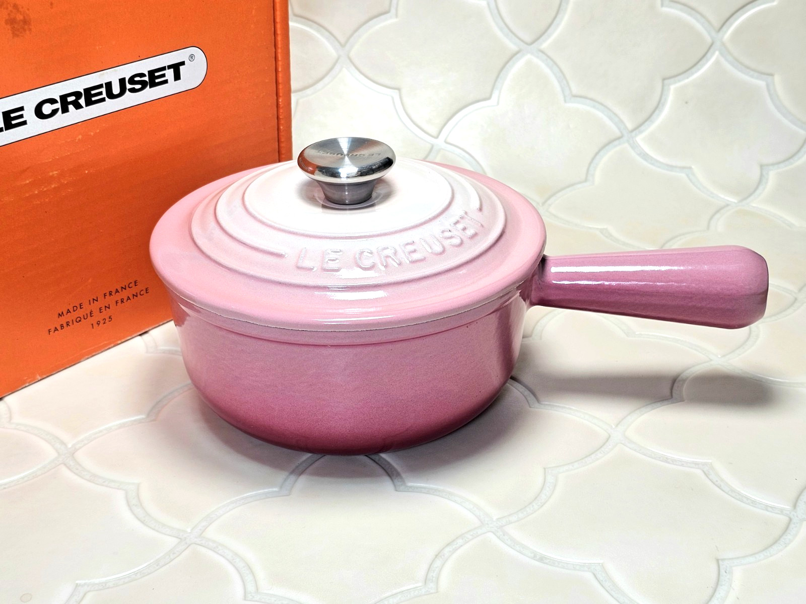 Le Creuset Ombre Pink Saucepan 16cm Cast Iron w/ Lid Display Only Enamel Damage