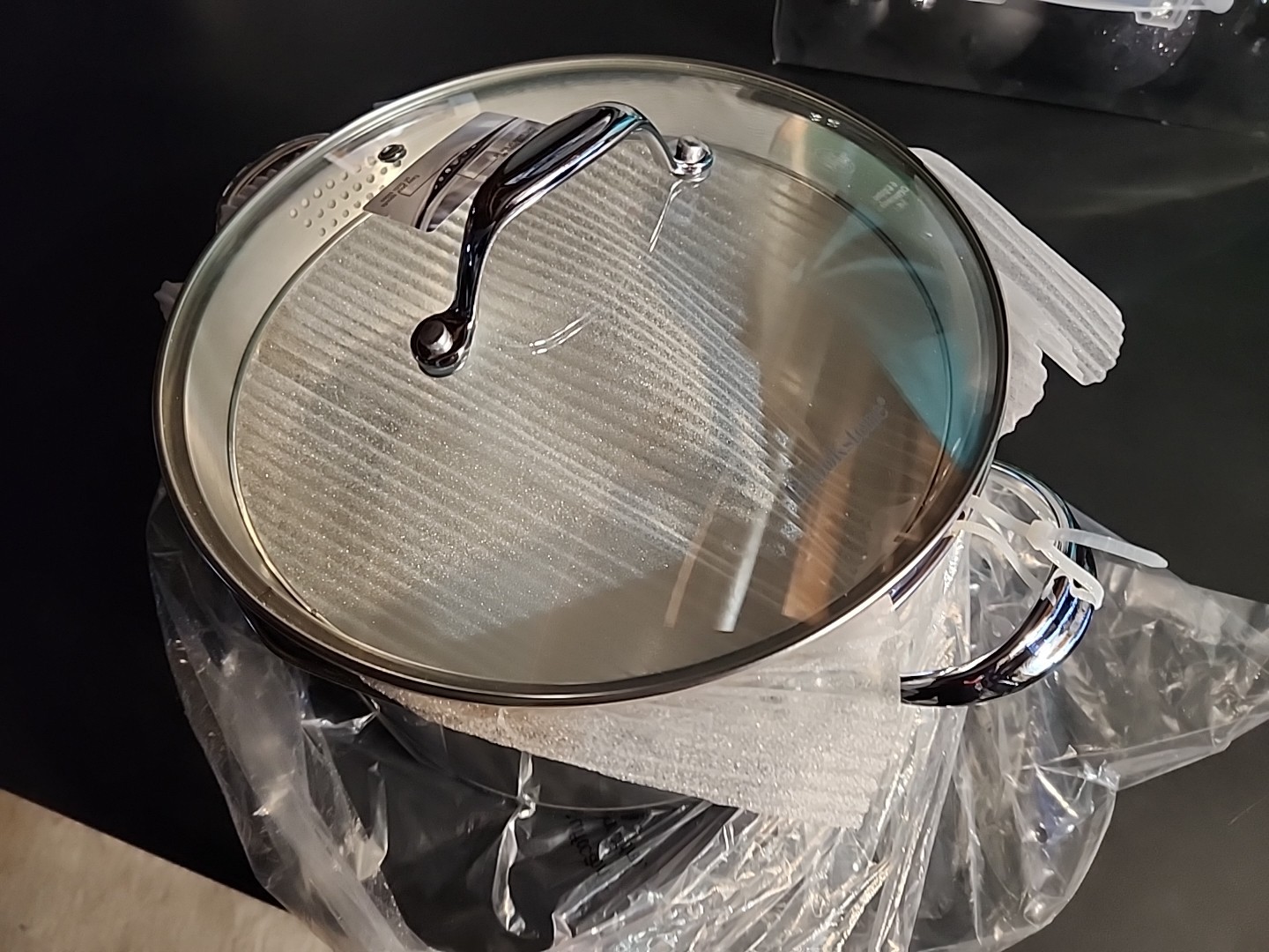 Brookstone 6 Quart Premium Stainless Steel Casserole Dish Pot Vented Lid NEW