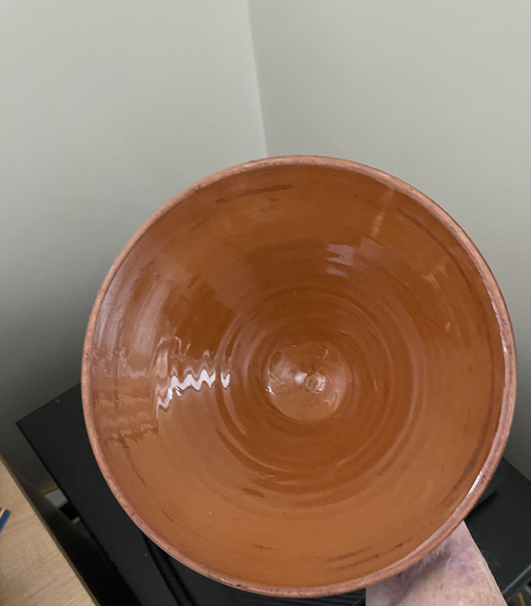 Moroccan cooking tagine 7 3/4″ across 3 1/2″high plus 4 bowls. Attar. see note
