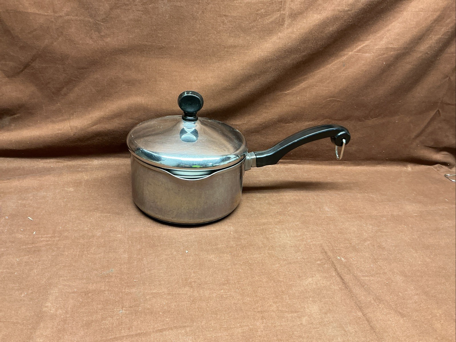 Farberware 1 Qt Sauce Pan/Pot Double Pour Spout & Lid Stainless Steel