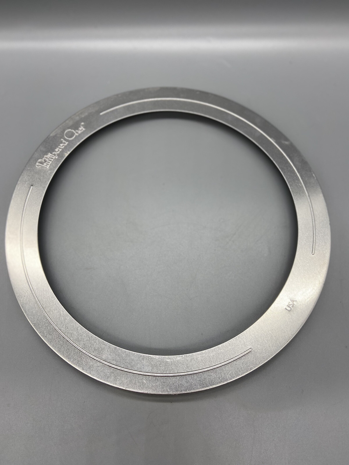 The Pampered Chef USA 10 1/2 Inch Diameter Tin Metal Circle