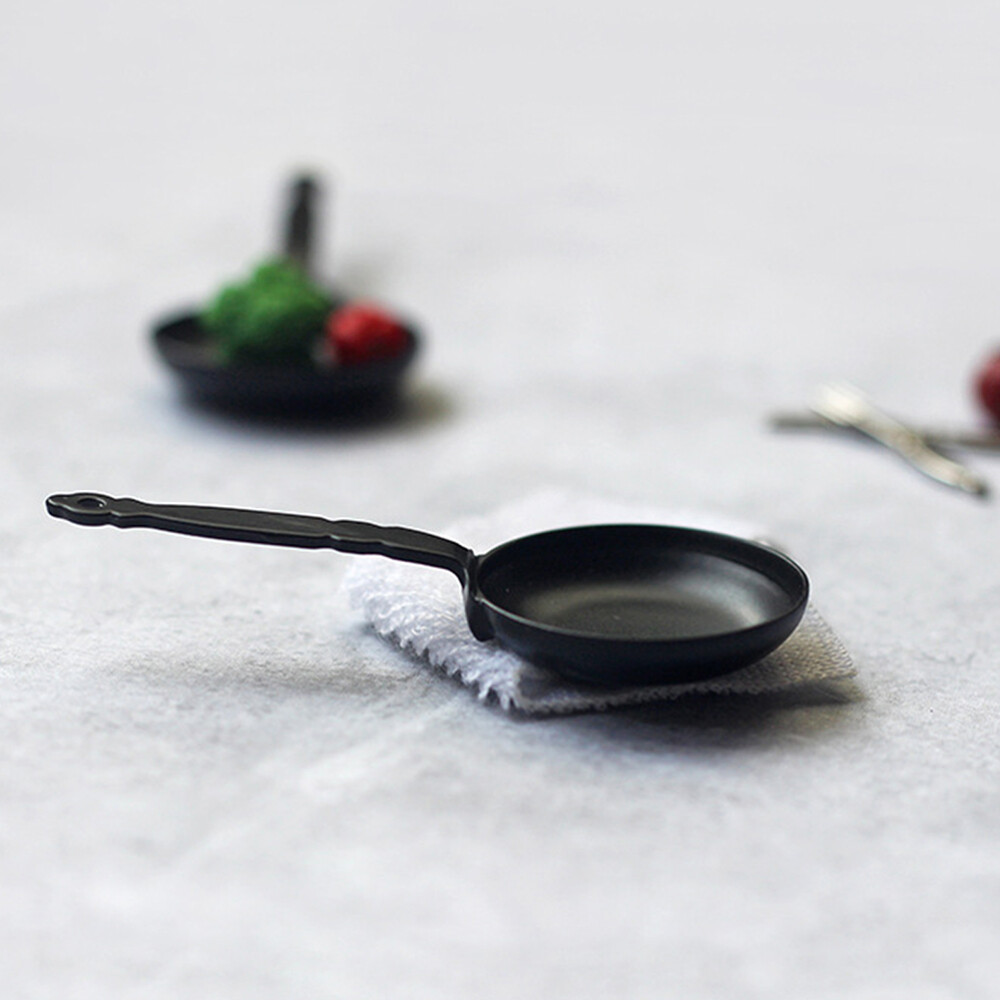 2PCS Miniature Cookware Pretend Play Frying Pan Miniature Cast Iron Skillet