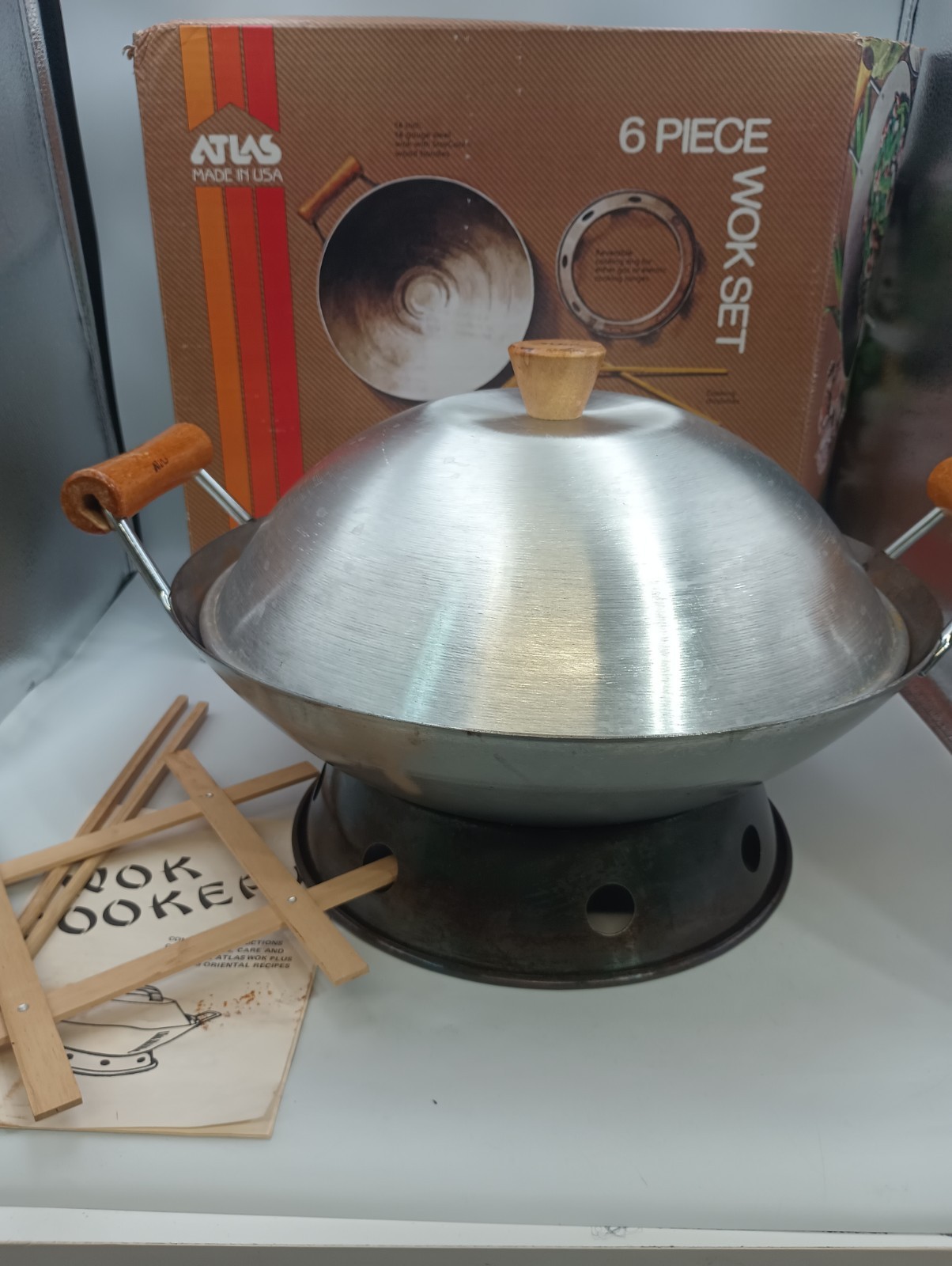 Vintage Atlas Metal 14″ Steel Wok with Handles Includes Lid and Base Made In USA