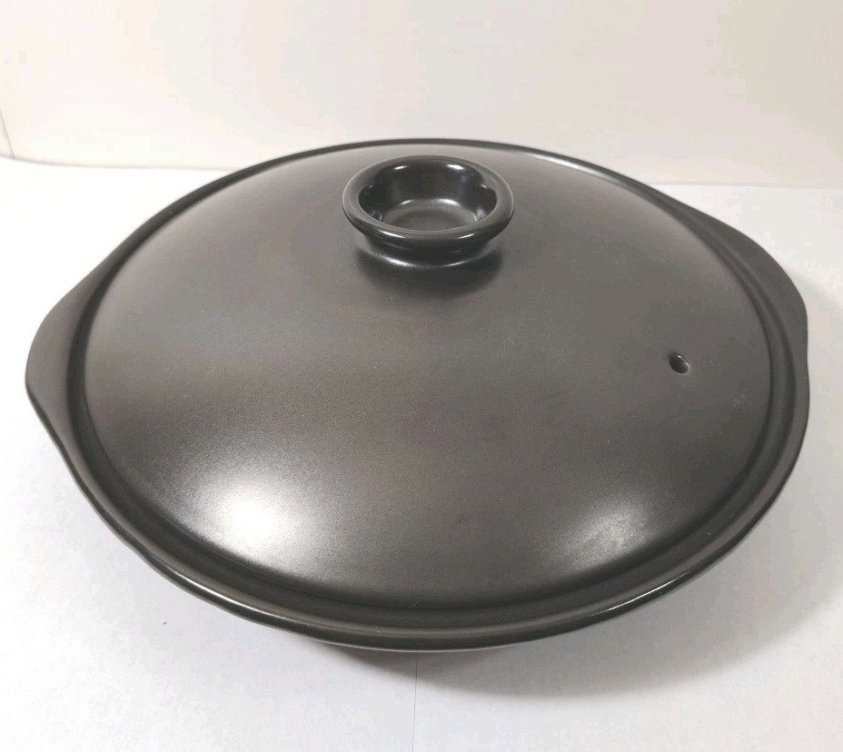 Ceramic Stoneware Microwave 9″ Grill Plate with Lid 9, used. VGC, MCM.