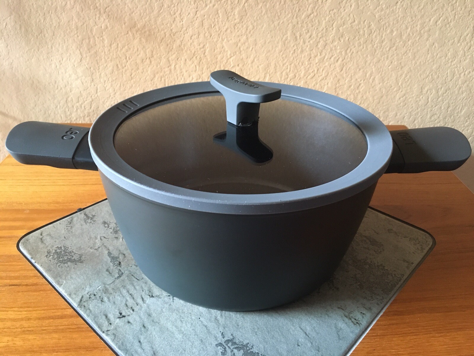 BergHOFF CERA-Green NON-STICK Covered Stockpot 6.2Qt/5.9L 10″ All Cooktops NEW