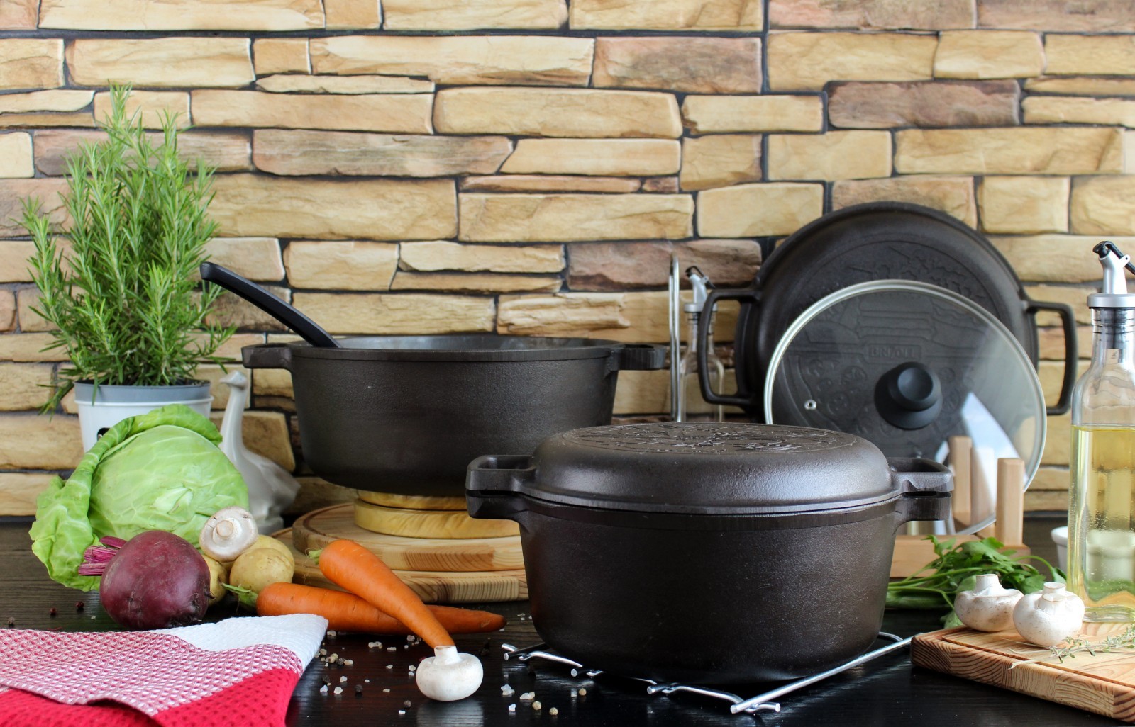 Cast Iron Dutch Oven Pot with Skillet Lid Casserole Cookware 6L