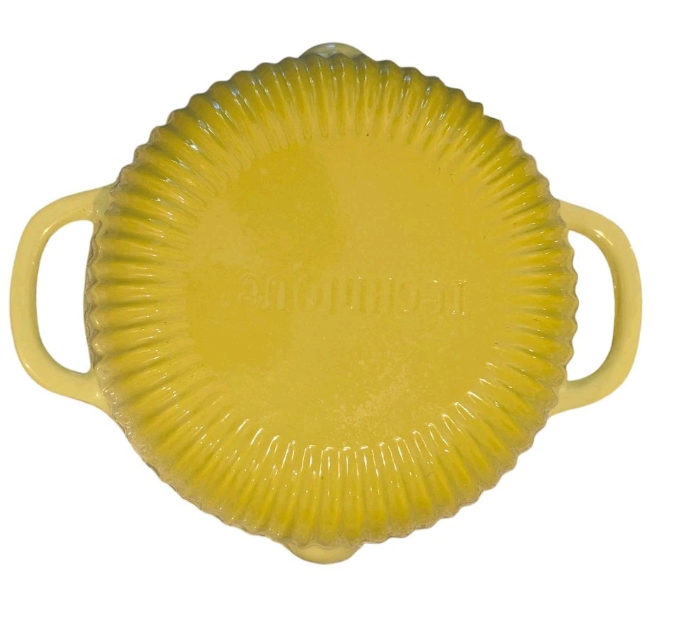 Technique CAST IRON w/ PORCELAIN ENAMEL 4 QT Dutch Oven Green / Beige No lid
