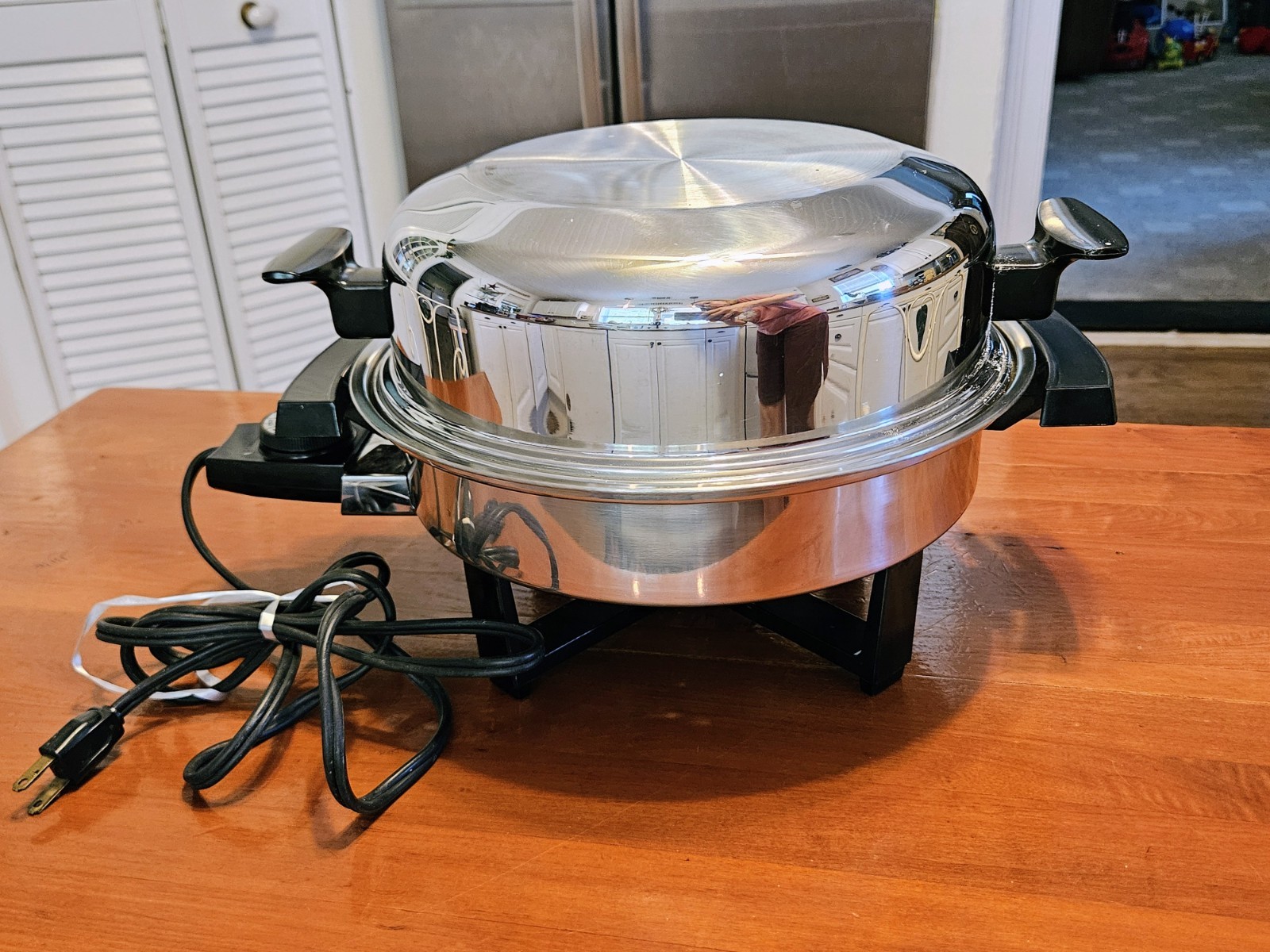 Townecraft Chef’s Ware Electric Skillet 11″ Stainless Steel W/Lid & Power Cord
