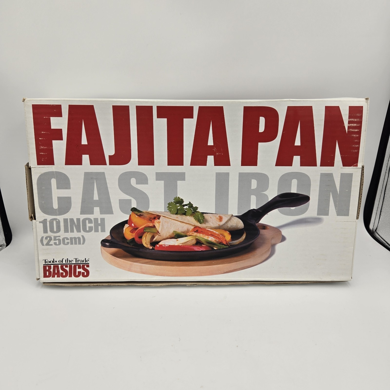 New Cast Iron Skillet 10″ Fajita Pan With Wooden Serving Board Oval Shape NIB