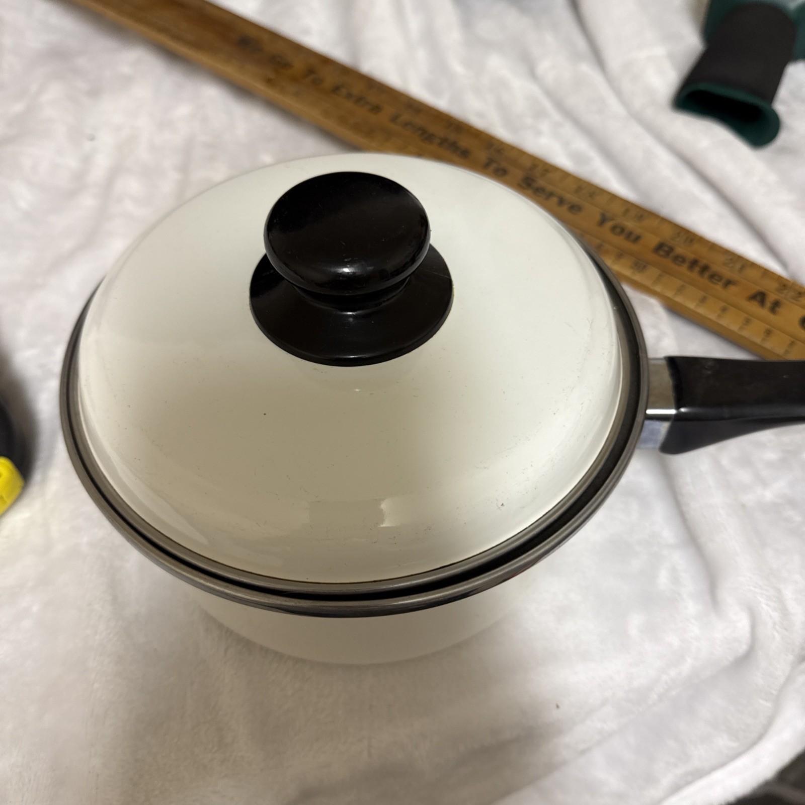 Lucent White 3 qt Ceramic Saucepan Gas Electric Induction Spain W/Lid retro