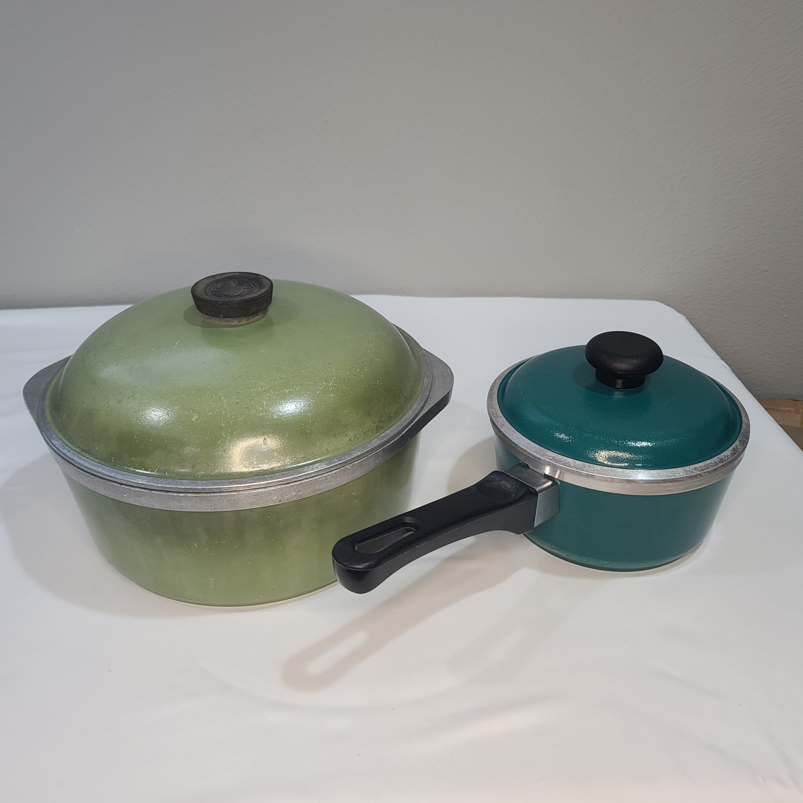 Vintage Club Dutch Oven Stock Pot 4 Qt Avocado Green / Dark Teal SaucePan W/Lids