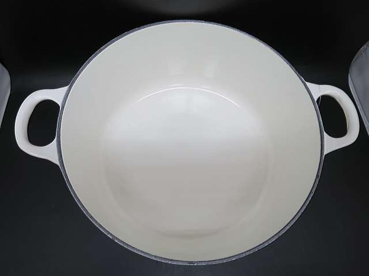 Le Creuset Cocotte Ronde Tradition 24cm 9.5in 4.5qt White Cast Iron Enamel Pot