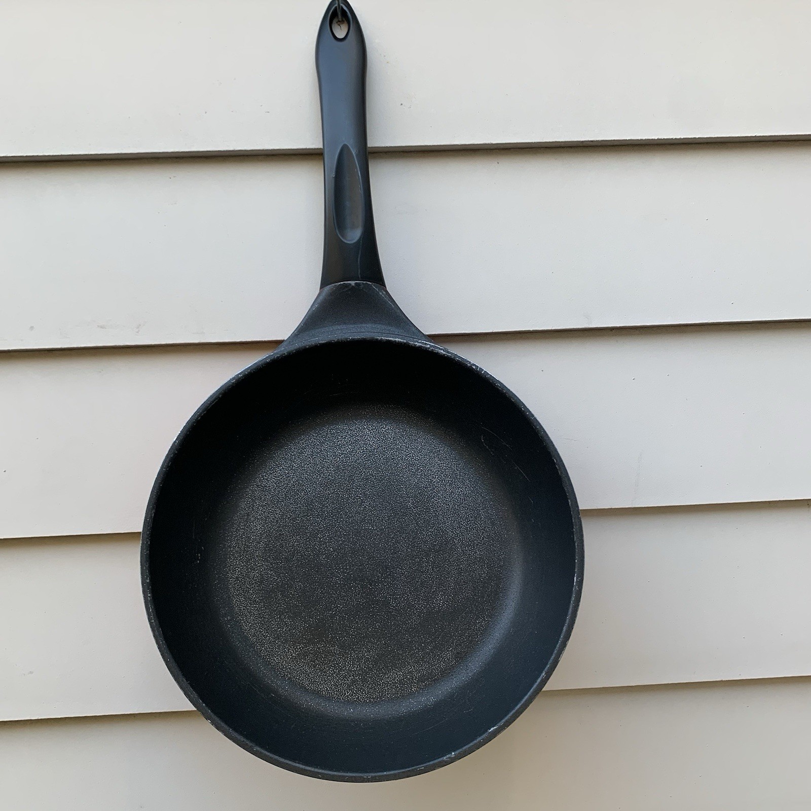 Nordic Ware Vintage Red Skillet Frying Pan 10.25″ Nonstick Made in USA