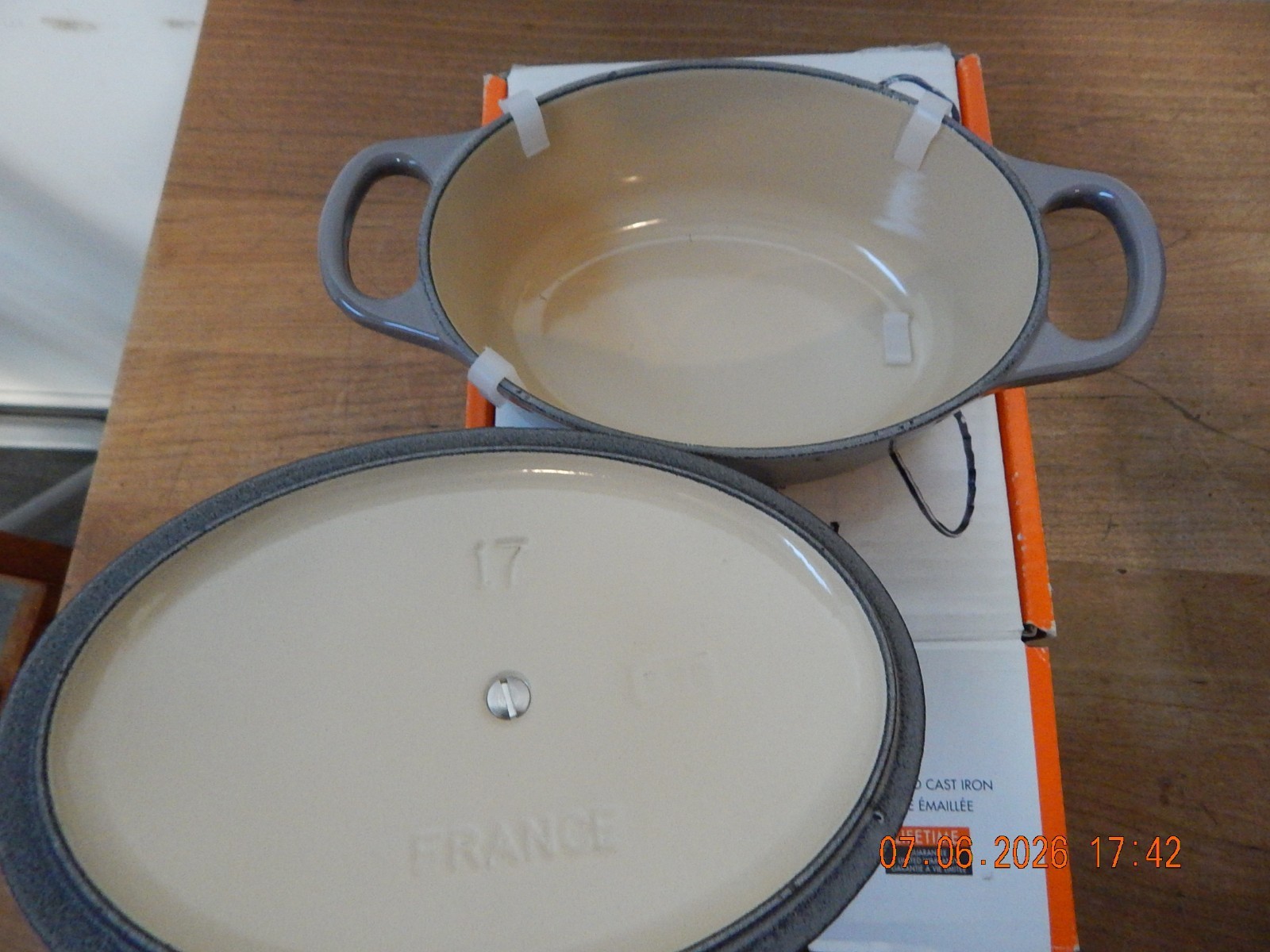 Le Creuset Signature Cocotte Oval 17cm 1qt FLINT OYSTERCast Iron Enameled NIB