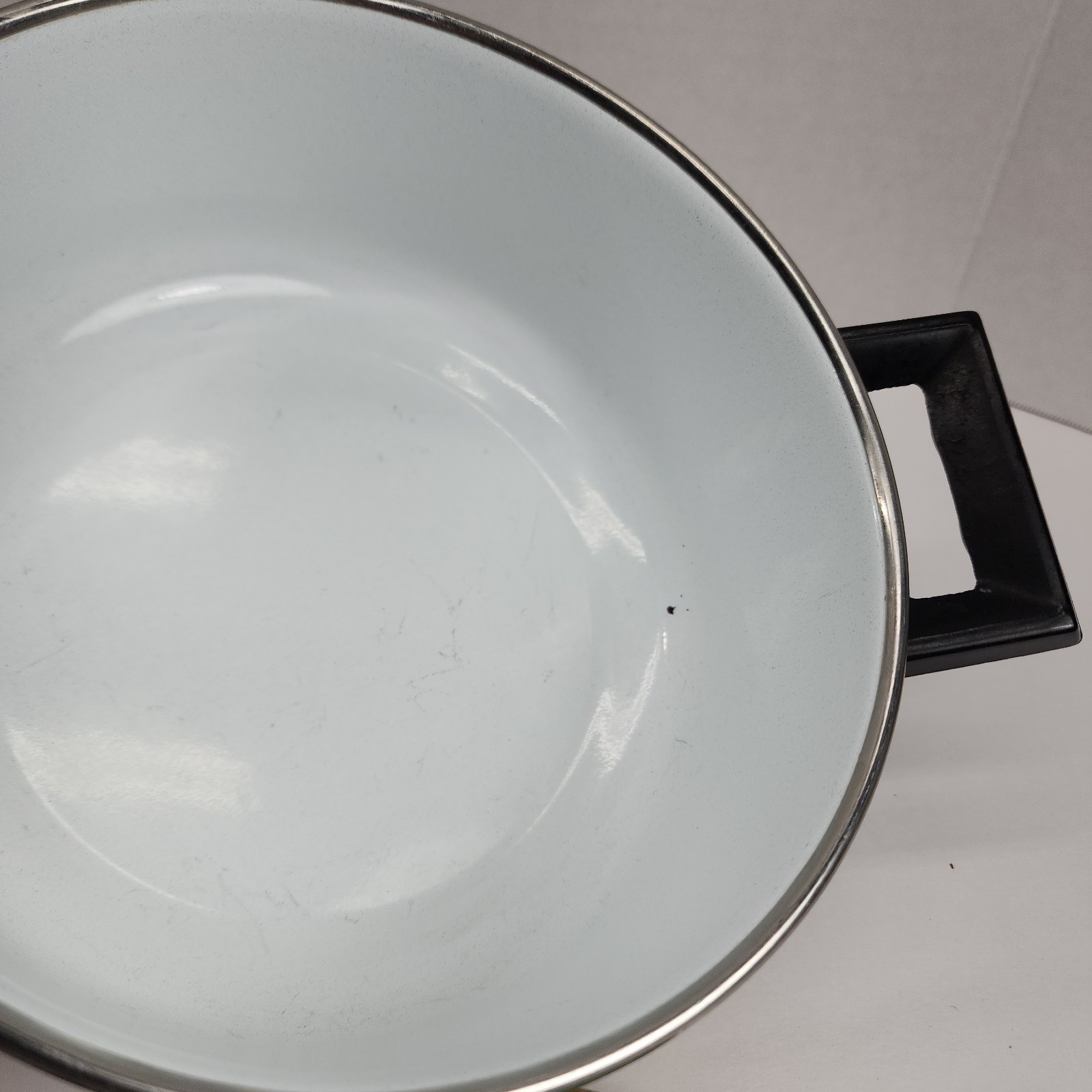 Steel Enamel 2 Qt Rooster And Sunflower w/ Green Lid.