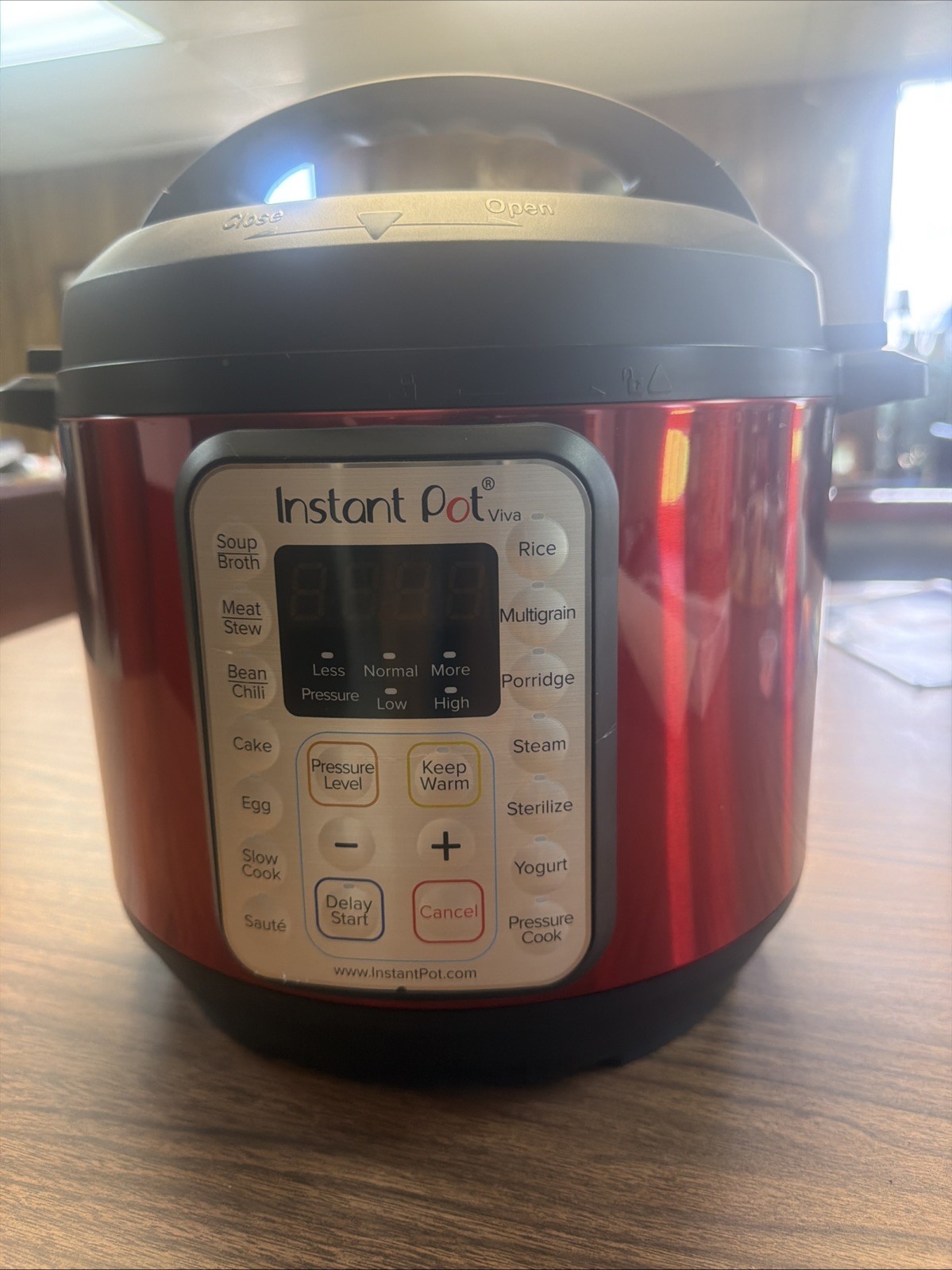 Insta Pot 6 Quart Electric Pressure Cooker