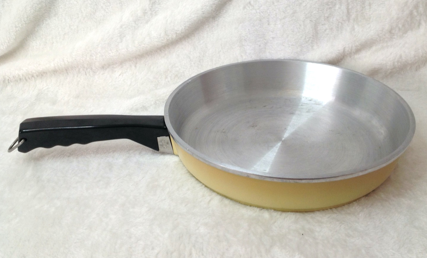 Vintage Club Aluminum 10″ Skillet / Fry Frying Pan – Harvest Gold