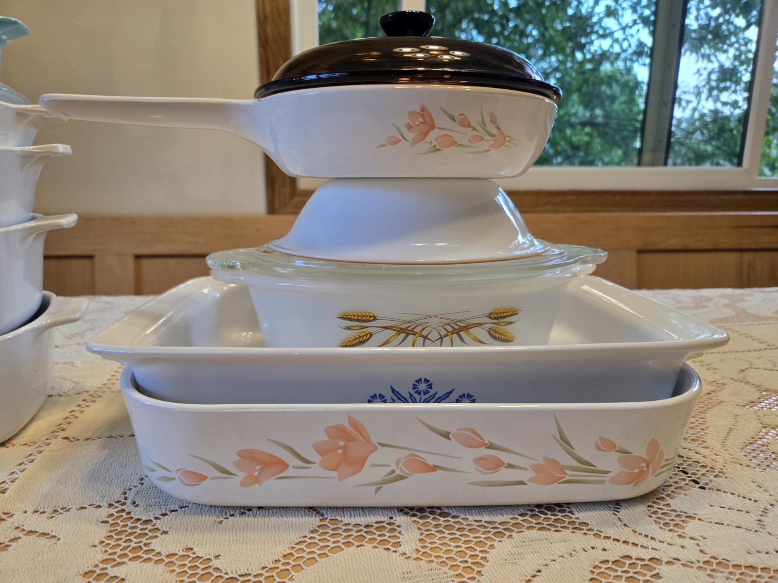 Ceramic Rectangular Casserole Baking Dish w/ Handles Floral 12×9 1.9 Qt