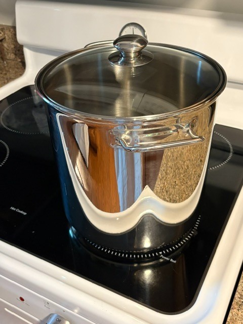 Williams Sonoma Kim/Korea 12 Quart Stainless Steel Pot 18/10 with Lid
