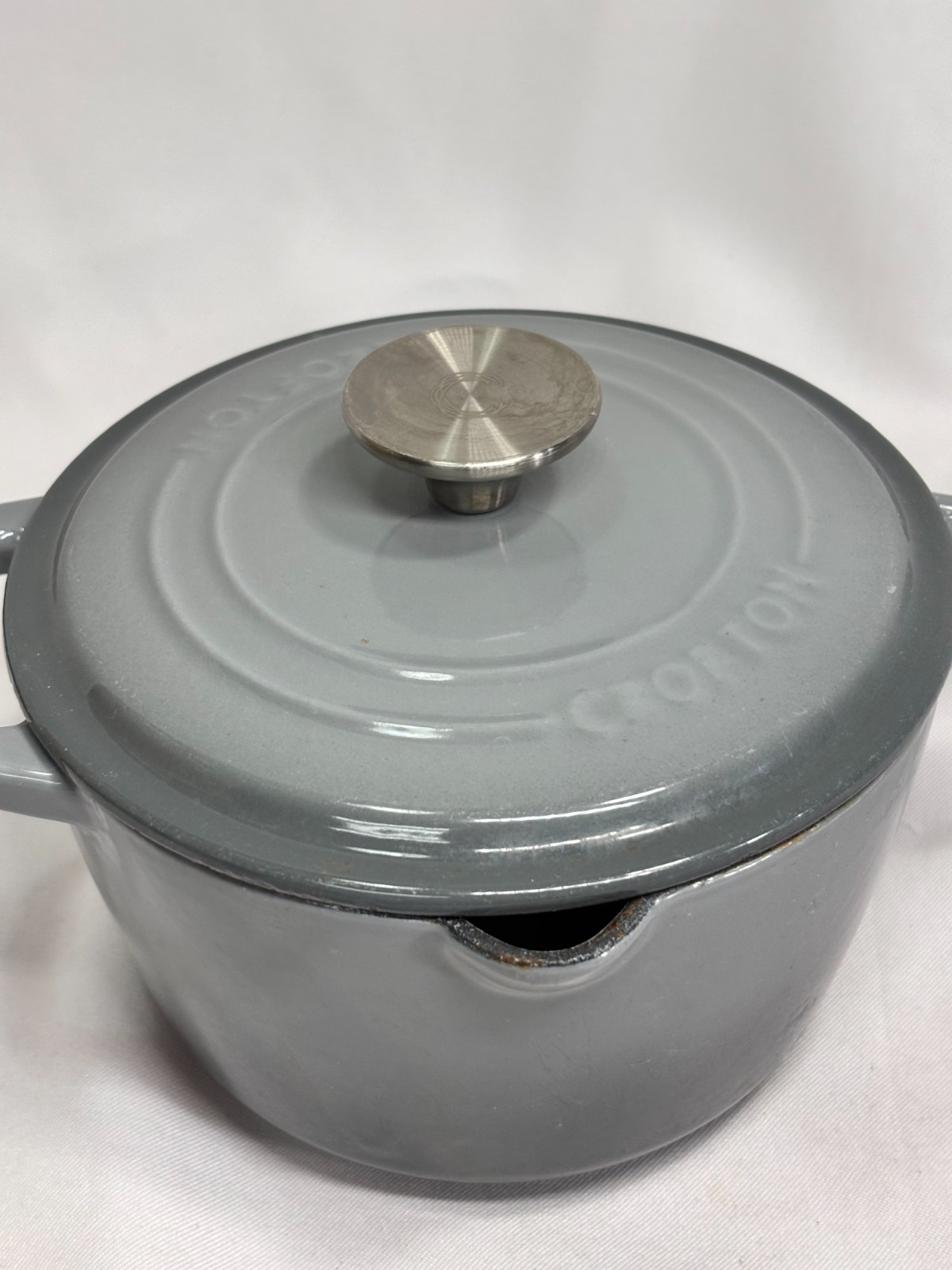 CROFTON 1.75 Quart Saucepan – Cast Iron – 2 Tone Gray Enamel