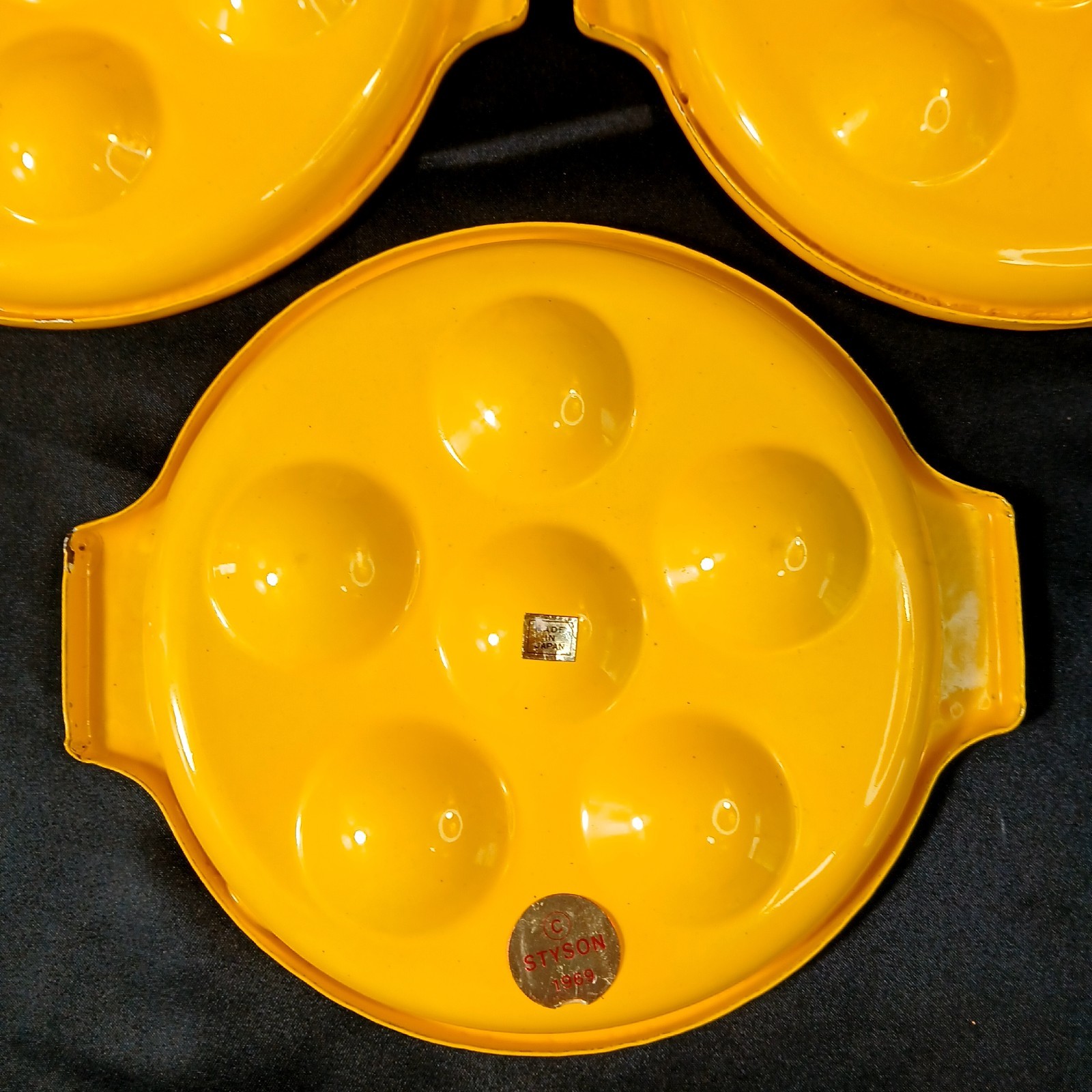 🌼 Vintage Yellow Enamel Steel Escargot Plates Japan Set 4