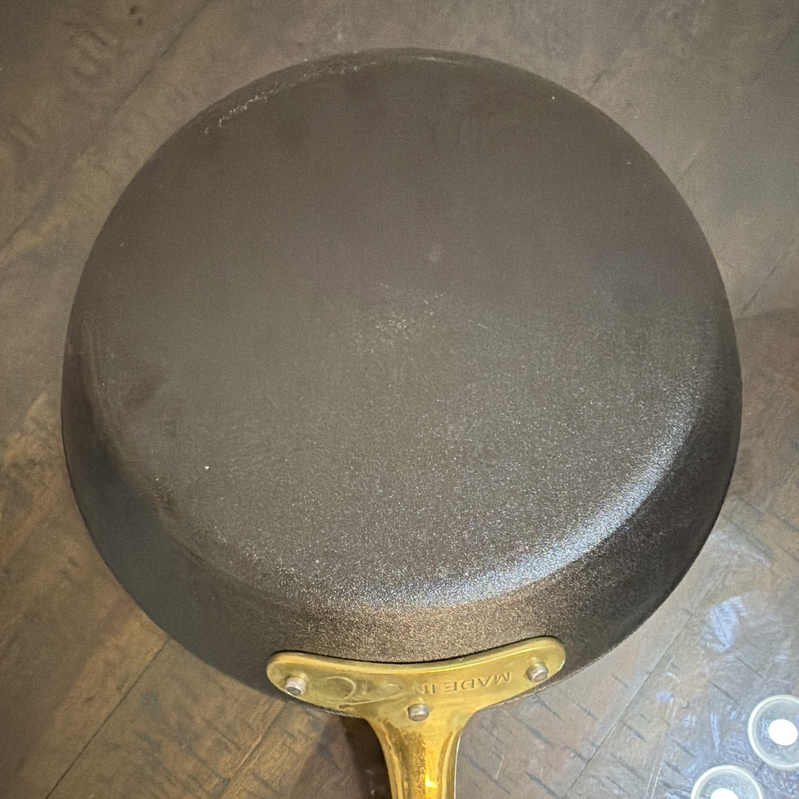 Made In | Tom Colicchio Carbon Steel Non-Stick Frying Pan 9″ | Brass Handle