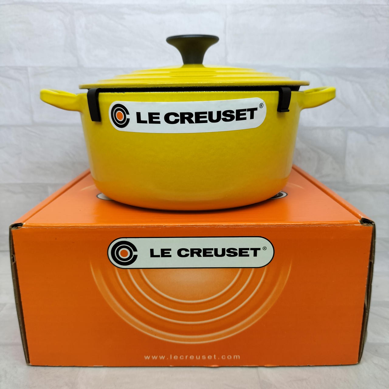 Le Creuset Cocotte Ronde Tradition 18cm 7 inch 2qt Dijon Yellow Cast Iron