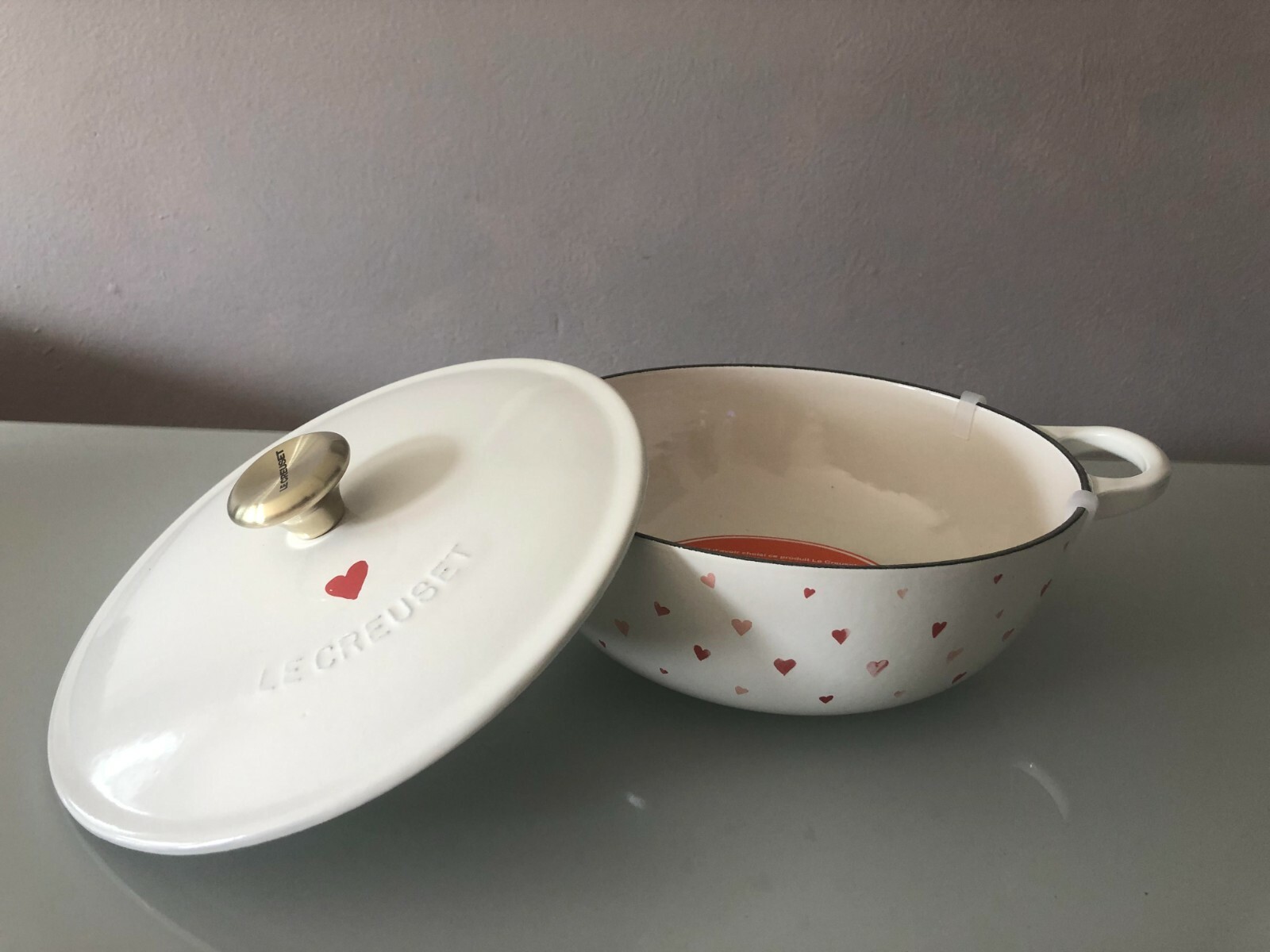 Le Creuset L’Amour Cast Iron 2.75 Quart Soup Pot with Hearts, White  * NEW *