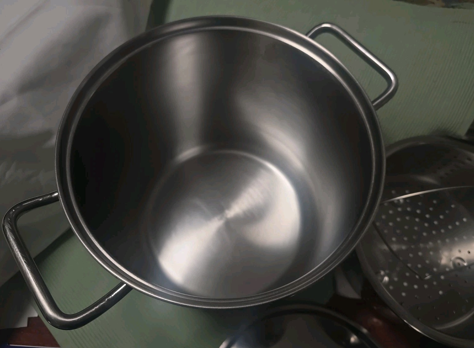 Kirkland Signature Professional 12 QT Stock Pot w/ 2 Steamers & Lid~Korea
