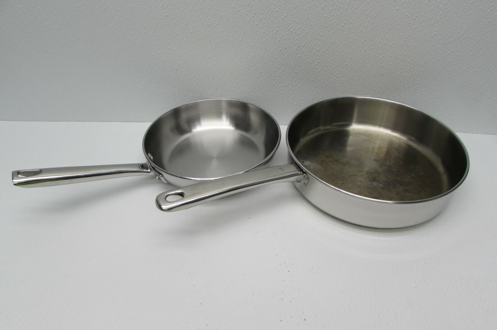 LOT OF 2 Farberware Skillet Frying Pan Sauce 8-in 10-in Two Pan Set