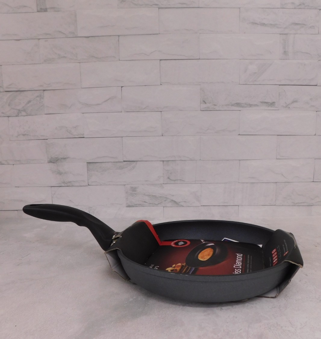 Swiss Diamond HD Classic Nonstick Fry Pan, 9.5 Inch – New