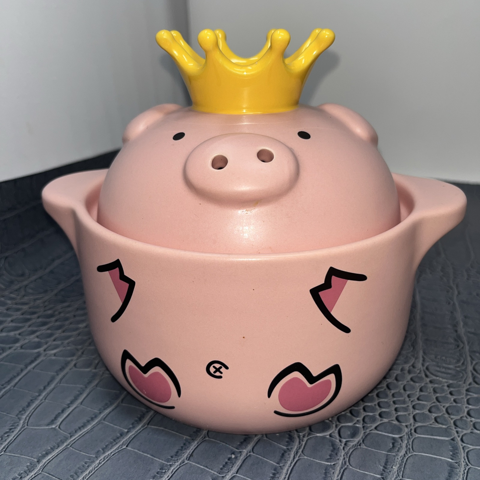 Cute “Hey Juzu” 1L/1.05Qt King Pig Ceramic Casserole Pot W/ Lid For Stew Or Soup