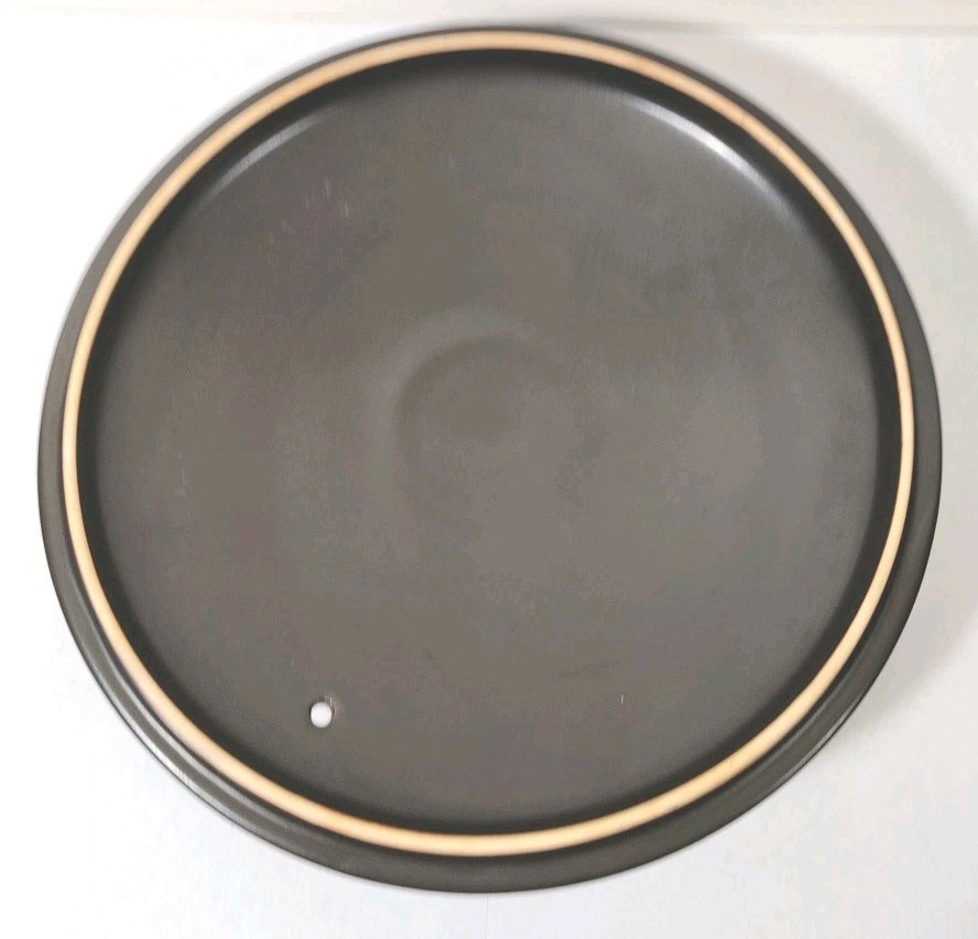 Ceramic Stoneware Microwave 9″ Grill Plate with Lid 9, used. VGC, MCM.