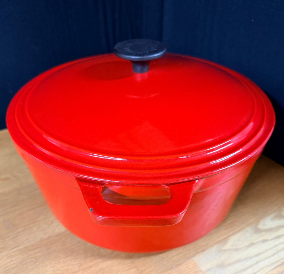 Martha Stewart Collection Dutch Oven Red Enamel Cast Iron Lid Large 8 Quart