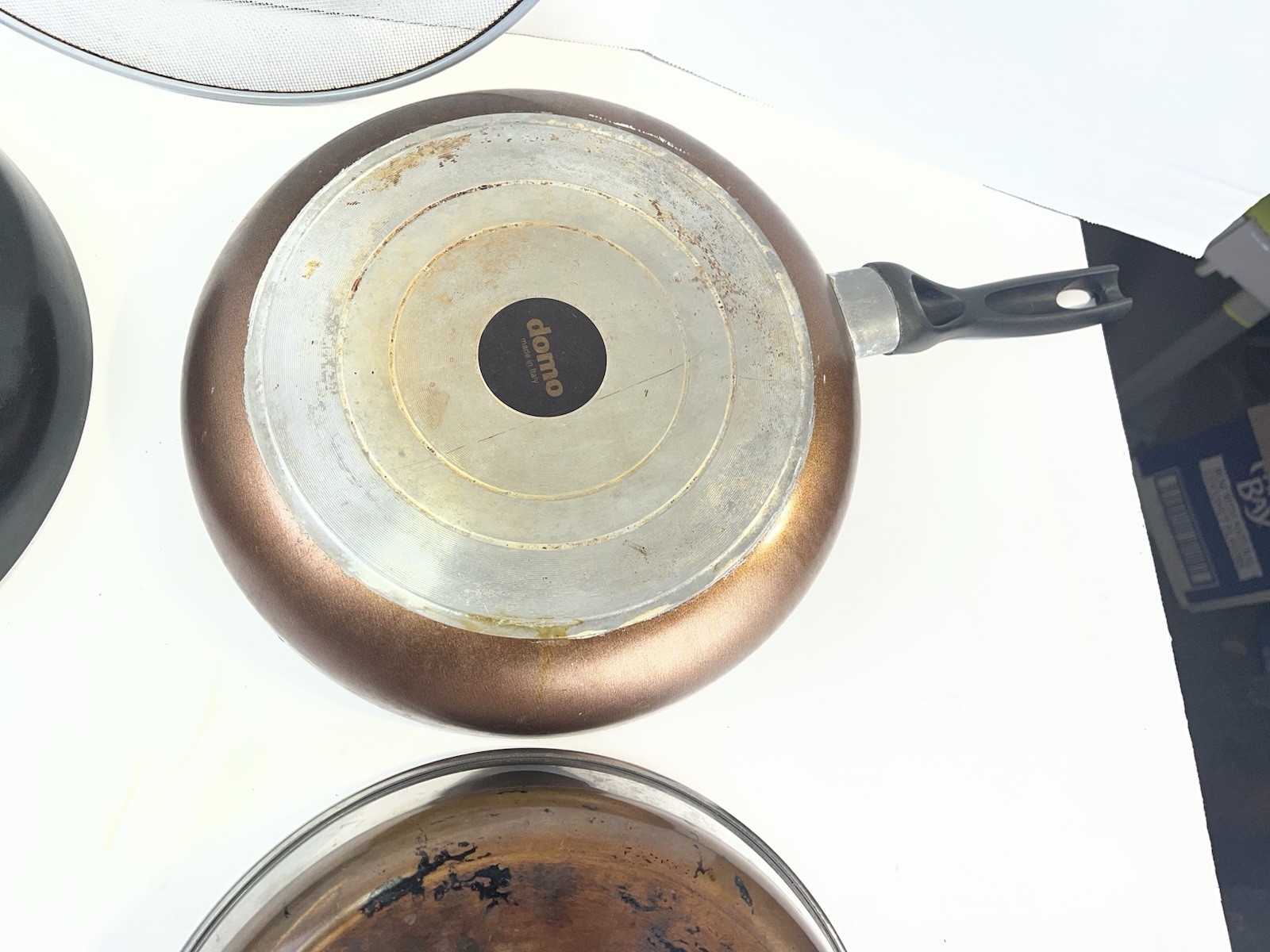 Four Piece Frying Pans Plus Screen Lid See Pics For Sizes Y B