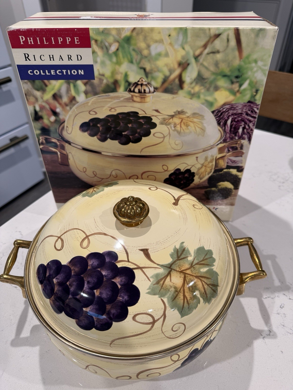 Philippe Richard 5 Quart Round Covered Dutch Oven Casserole With Lid Grapes New