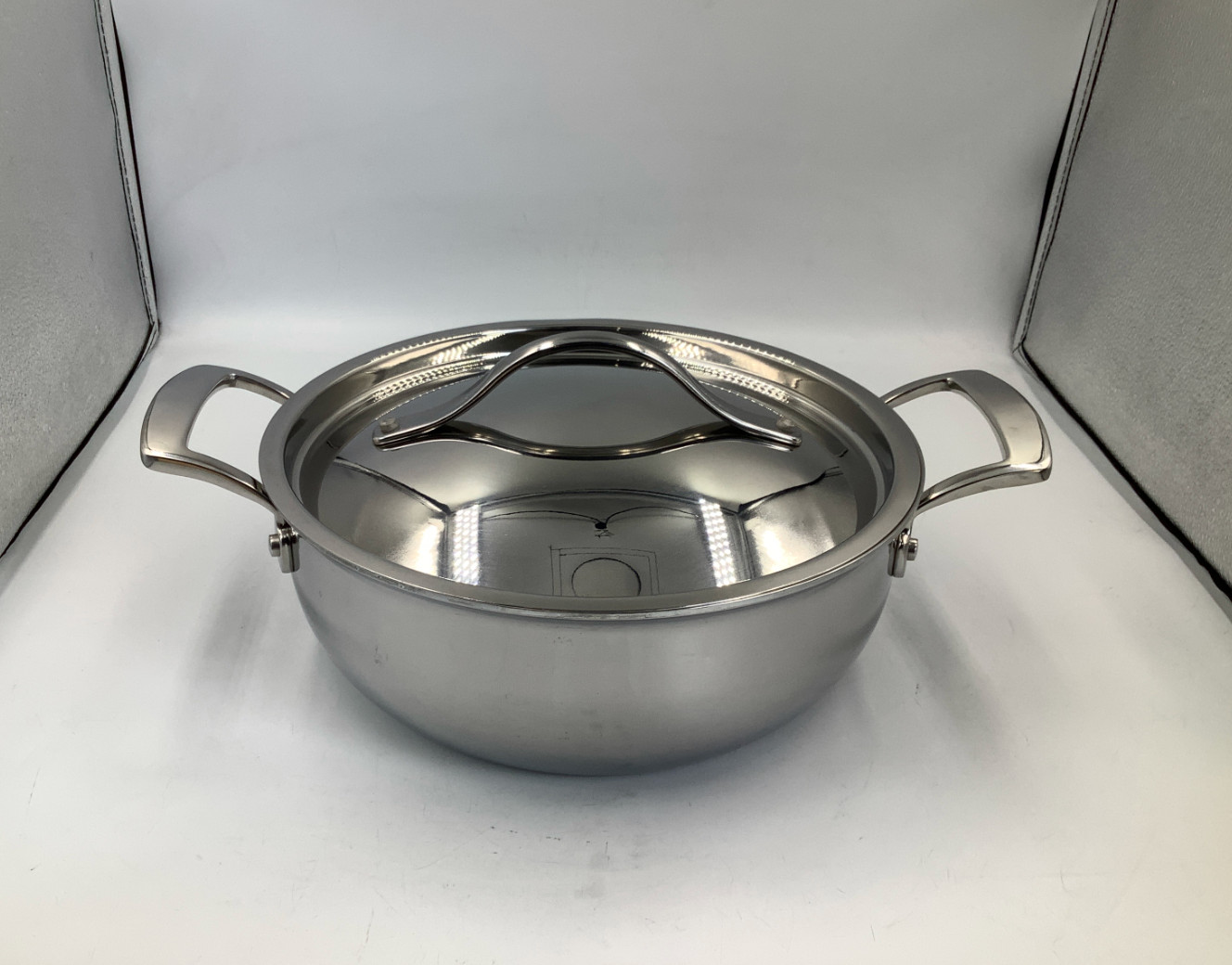 Kirkland Signature Stainless Steel Sauce Pan with Lid – Dual Handles. 9.8 In