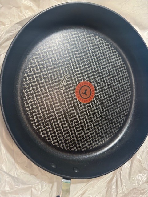 NEW T-FAL ULTIMATE Hard Anodized TITANIUM NON STICK THERMO SPOT 3.5 QT SAUTE PAN