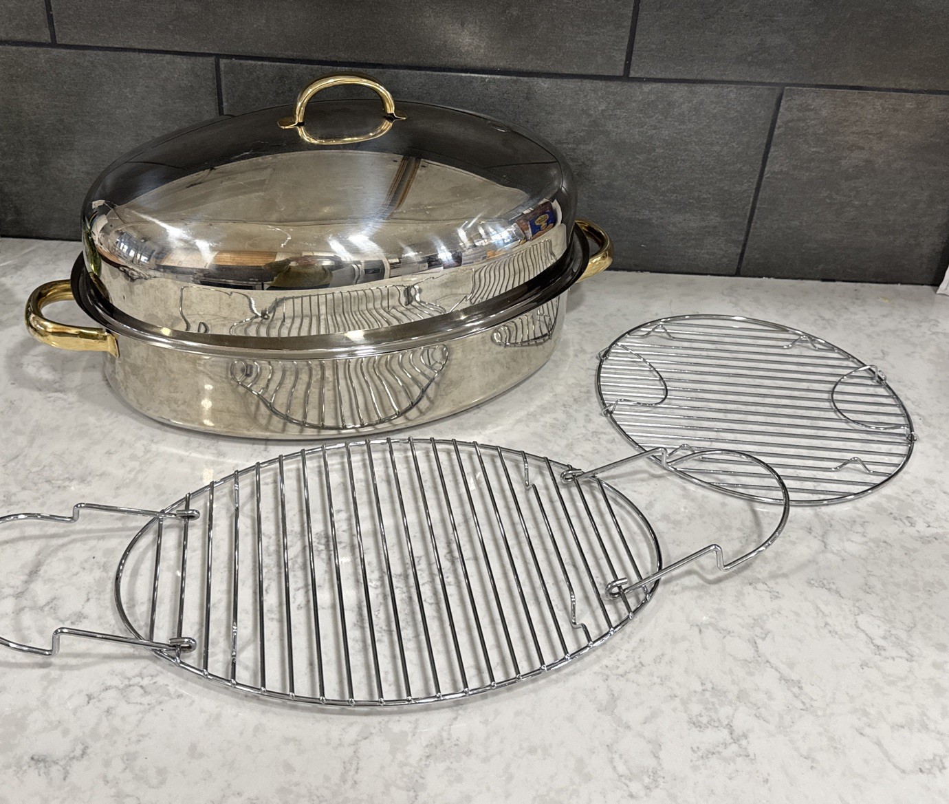 Cuisine Cookware Command Performance Roaster Pan w/Lid 16.5″ 18/10 SS. Vented