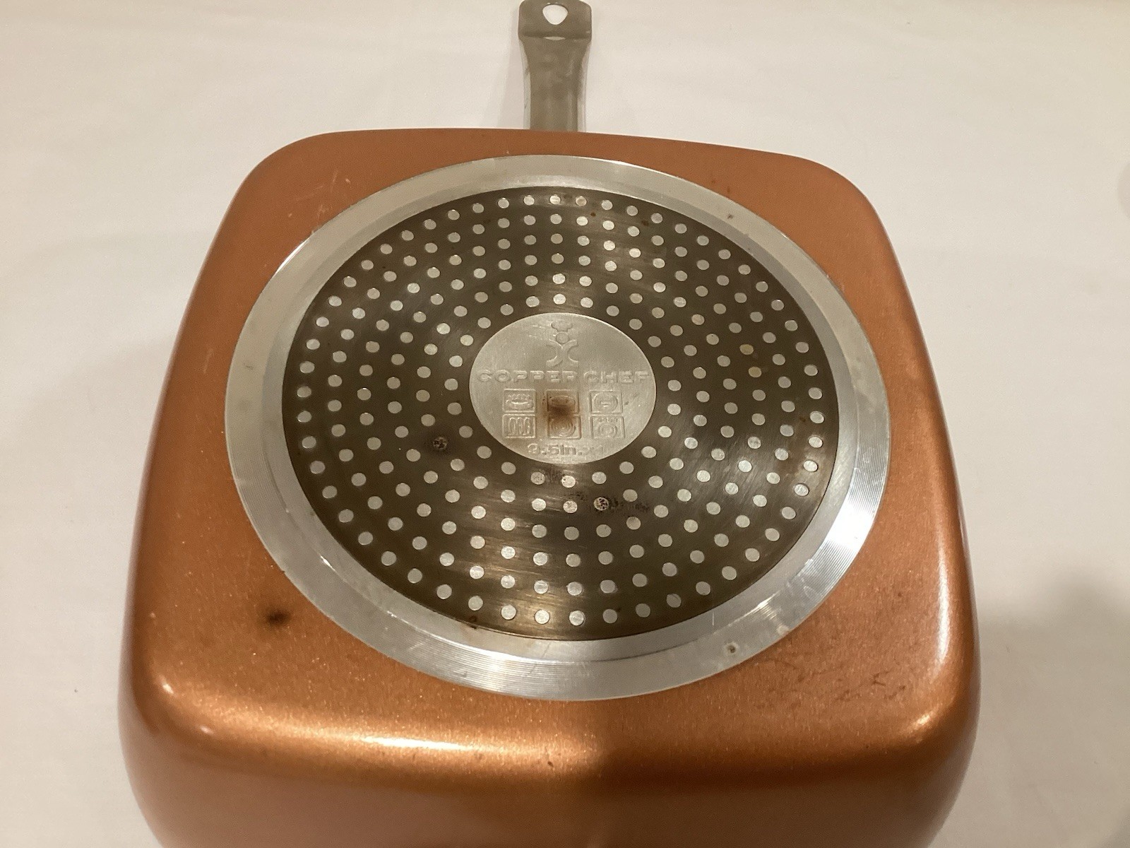 Copper Chef 9.5″ Square Fry Pan with Lid, Fry Basket, Trivet, Cookbook