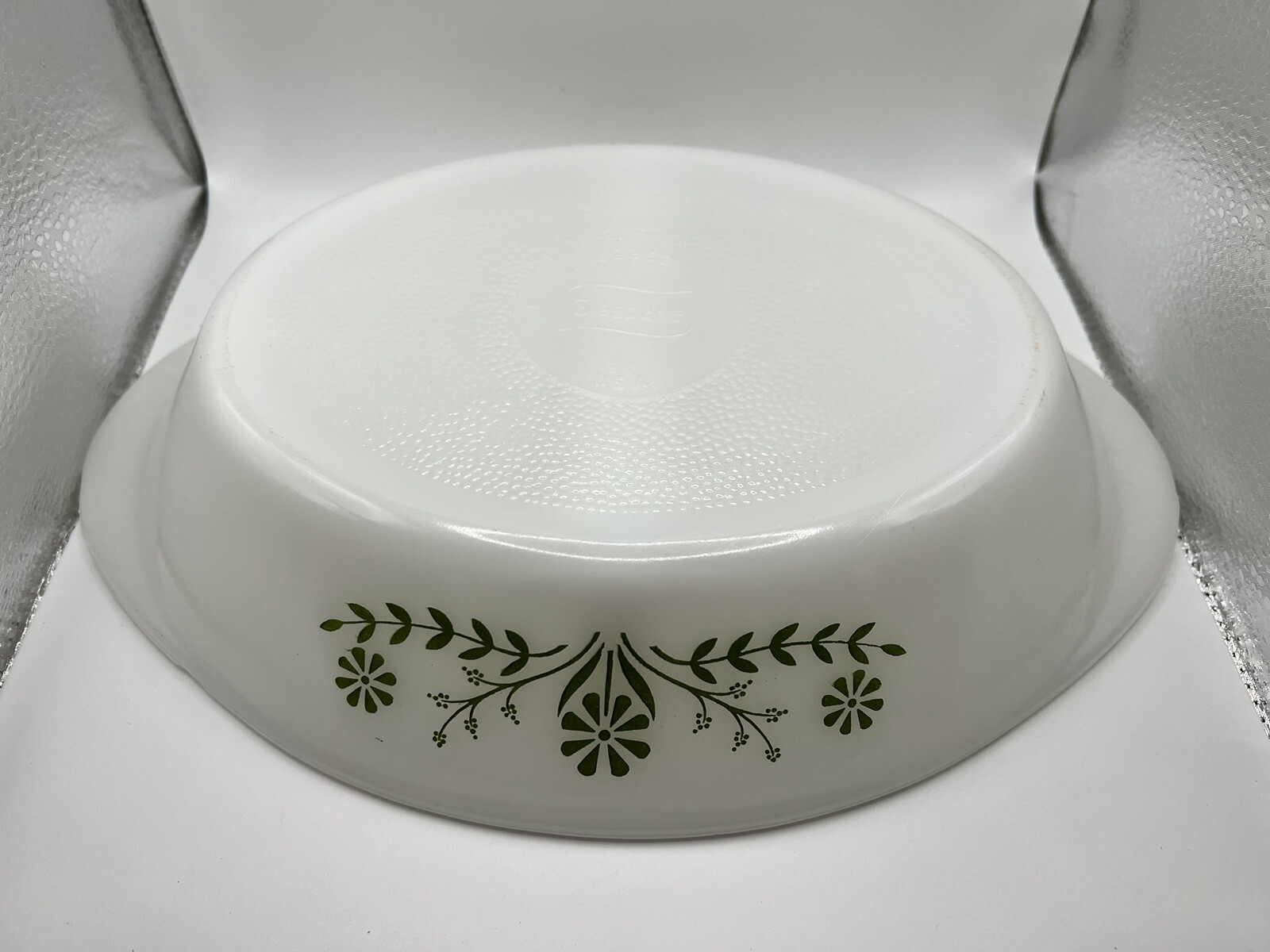 GLASBAKE GREEN DAISY MILK GLASS 10 INCH DIVIDED J2352 CASSEROLE / SERVING DISH
