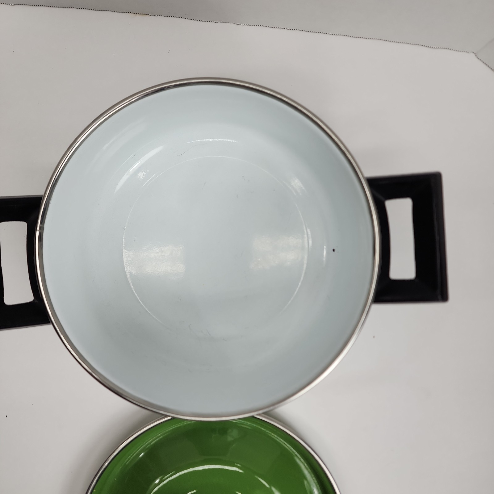 Steel Enamel 2 Qt Rooster And Sunflower w/ Green Lid.