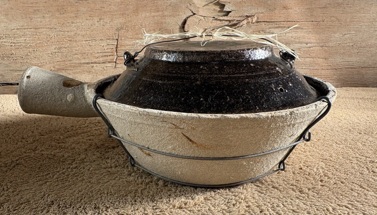 Clay pottery Wired Japanese / Korean Pot W / Lid Stewing, Rice, Noodles, Soup